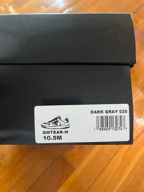 GUESS Gray and White Men's Low-Top Sneakers - Picture 10 of 10